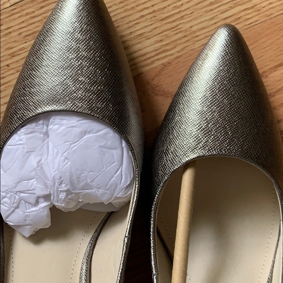 New Michael Kors Mid Pump!! - Picture 6 of 6